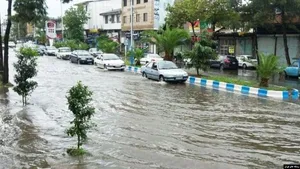 بارش سیل‌آسا در مازندران؛ خیابان‌ها زیر آب رفتند