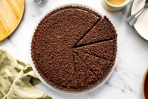 طرز تهیه کیک بریگادرو؛ نوعی کیک شکلاتی کافی شاپی