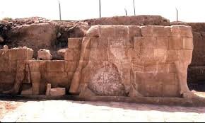 سازه اسرارآمیزی که پس از ۲۷۰۰ سال از دل خاک بیابان بیرون آمد سازه اسرارآمیزی که پس از ۲۷۰۰ سال از دل خاک بیابان بیرون آمد