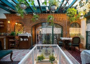 کافه باغ گلشن؛ پاتوق جوانان دهه 30 در خیابان شاه‌آباد تهران