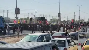 وداع عشایر عراق با رهبر شهید امت در عمود ۶۰۰ طریق نجف به کربلا