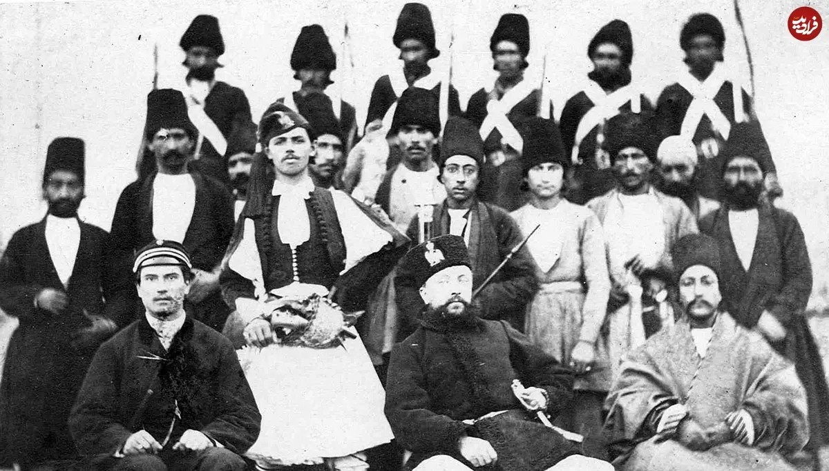 فرمانده روسی آتریاد (تیپ) تبریز و عده‌ای از سربازان روسی و ایرانی قزاقخانه در دوره ناصری