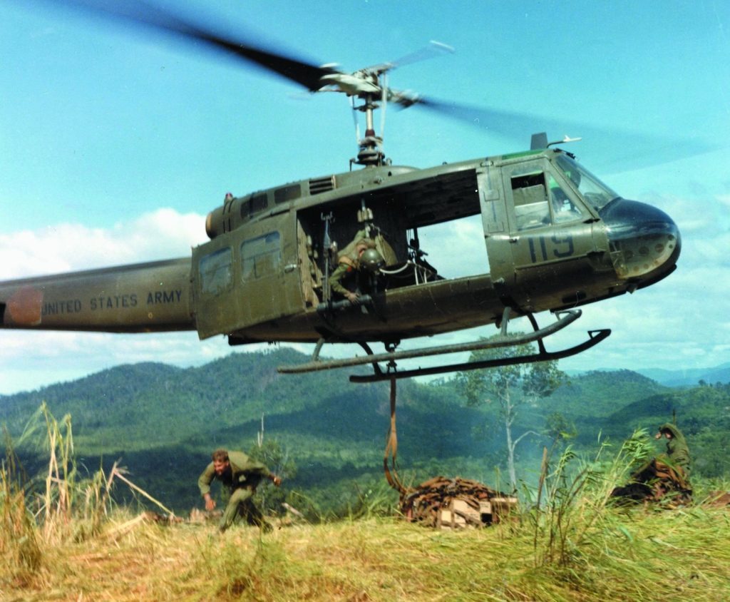 هلیکوپتر مشهور UH-1 Iroquois در جنگ ویتنام