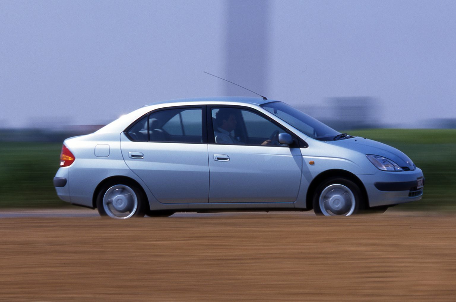 تویوتا پریوس (Toyota Prius) تویوتا پریوس (Toyota Prius)