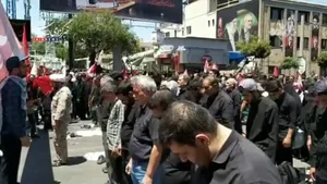 اقامه نماز جماعت در بلوار امام رضا