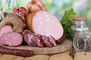 حقیقت درباره گوشت‌های فرآوری‌شده؛ آیا باید نگران خطر سرطان باشیم؟