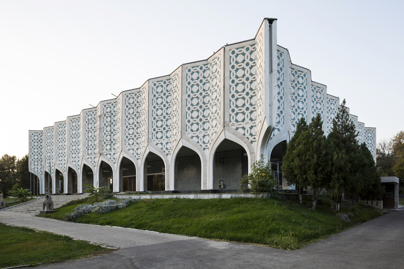 تالار نمایشگاه اتحادیه هنرمندان ازبکستان (1974)، تاشکند، ازبکستان تالار نمایشگاه اتحادیه هنرمندان ازبکستان (1974)، تاشکند، ازبکستان