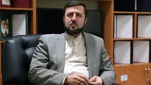غریب آبادی: تفاهم ایران و عمان درباره ترتیبات تنگه هرمز در آستانه نهایی شدن است