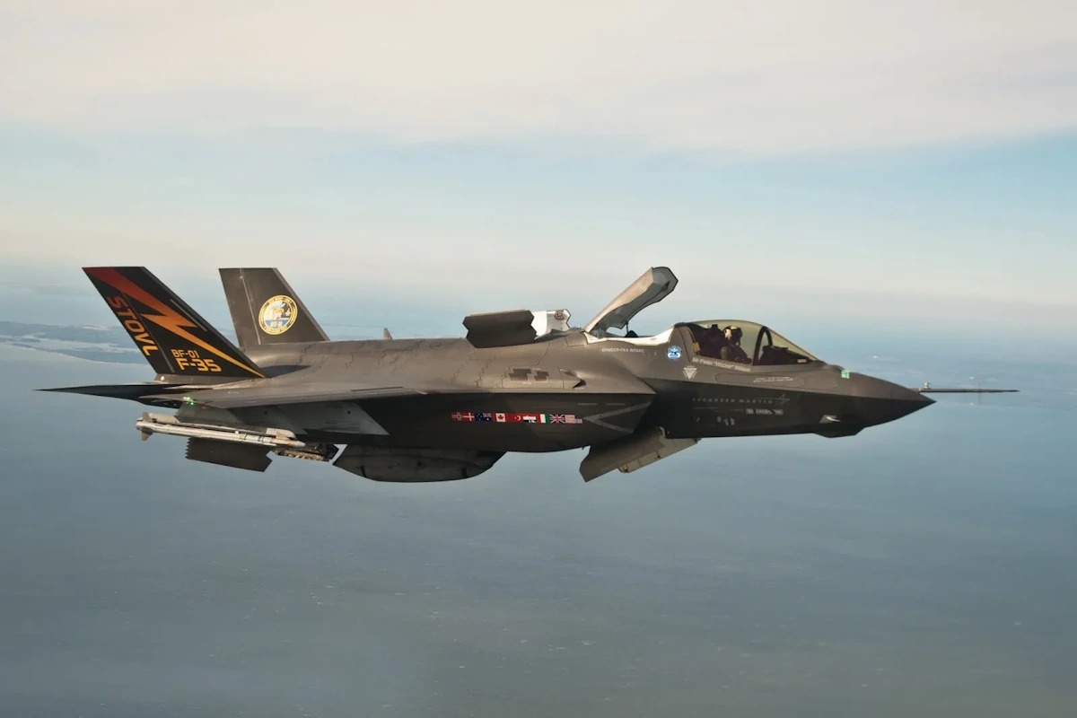 جنگنده تهاجمی F-35 Lightning II جنگنده تهاجمی F-35 Lightning II