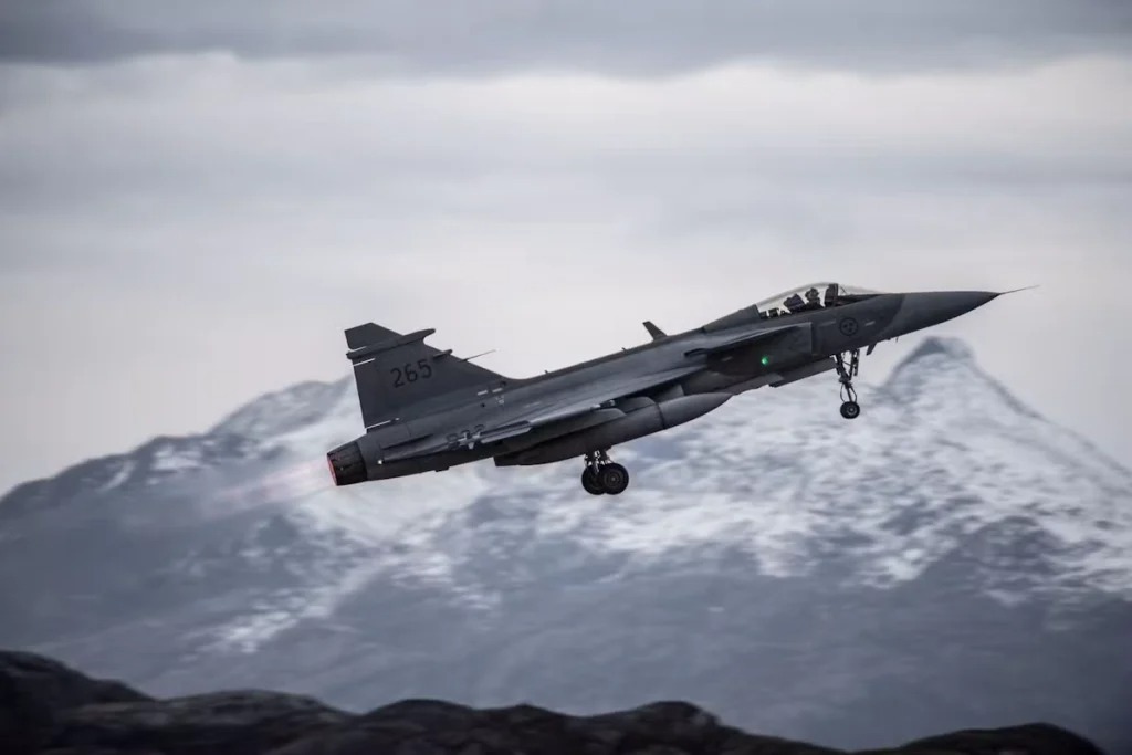 Saab Gripen E/F Saab Gripen E/F