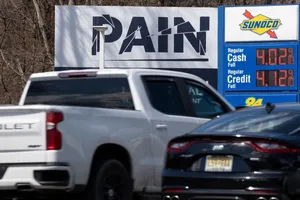 افزایش دوباره قیمت بنزین در آمریکا پس از ازسرگیری حملات به ایران