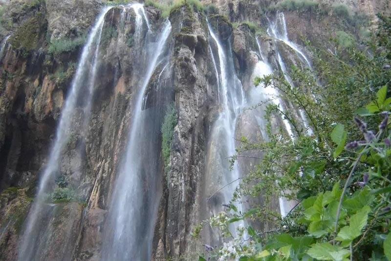 آبشار دوزخ‌دره؛ طبیعتی متفاوت در نزدیکی همدان