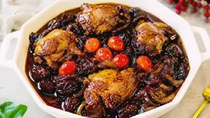 دستور پخت مرغ ترش و شیرین مجلسی با سس رب انار و سماق