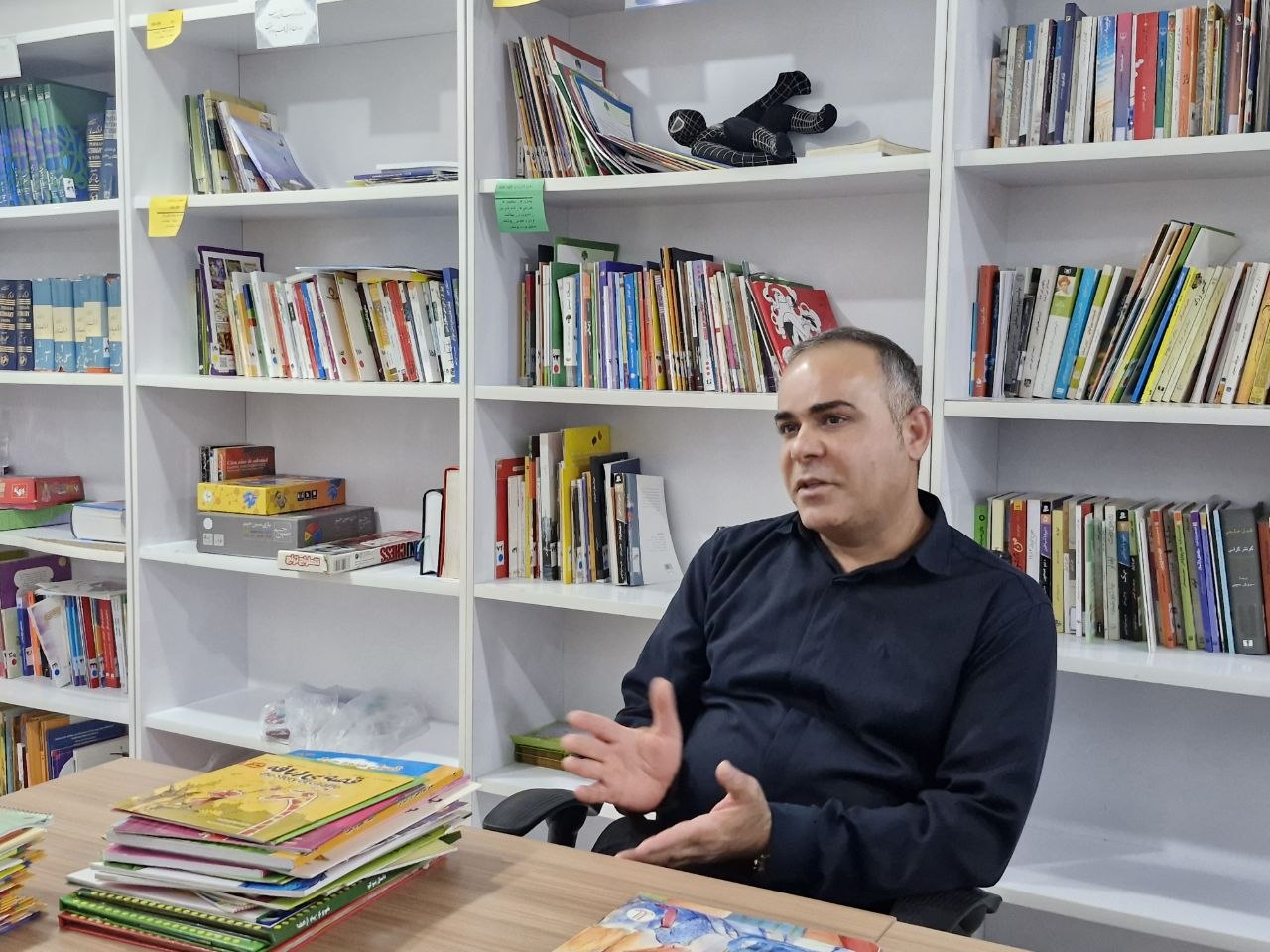 بچه های کتابخانه ؛ روایتی از یک کتابخانه کوچک روستایی در جنوب ایران بچه های کتابخانه ؛ روایتی از یک کتابخانه کوچک روستایی در جنوب ایران
