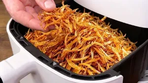طرز تهیه پیاز سوخاری طلایی در سرخ کن بدون روغن