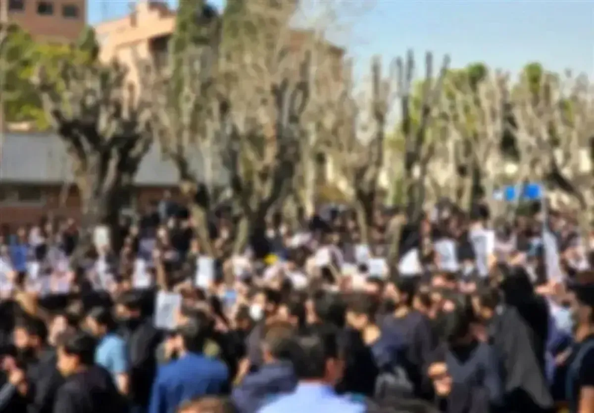 چرا شعارهای دانشجویان اینگونه شد؟! چرا شعارهای دانشجویان اینگونه شد؟!