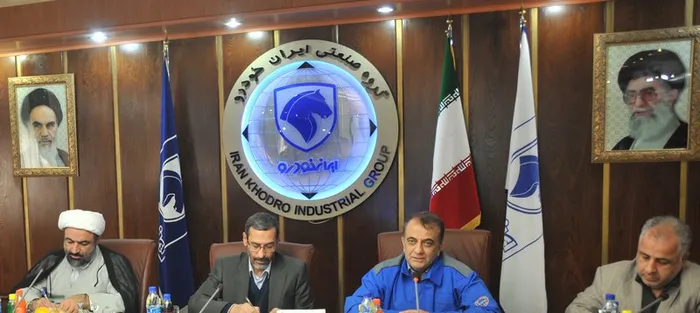 بازديد اعضاي كميسيون اصل 90 از ايران خودرو