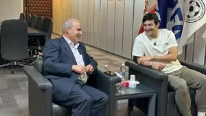 دیدار سردار آزمون با مهدی تاج در دفتر ریاست فدراسیون فوتبال
