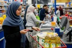 عارف: با افزایش قیمت‌ها، عدد کالابرگ را اصلاح می‌کنیم