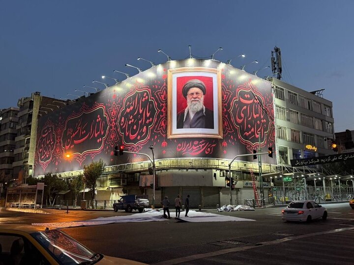 دیوارنگاره جدید خیابان جمهوری آنچه هنرمندان برای رهبر شهید نقش زدند