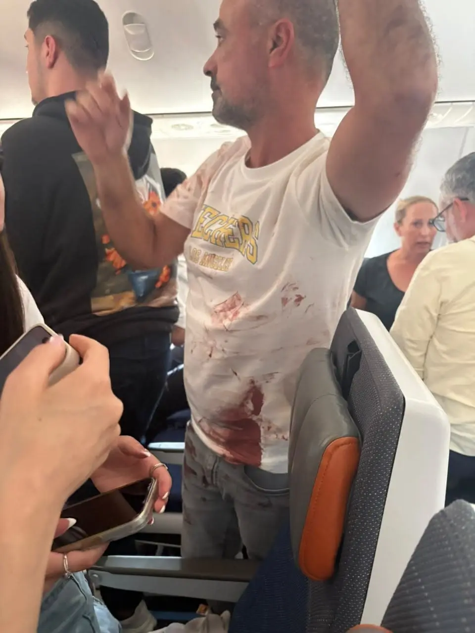   فرود اضطراری پرواز اسرائیل در عربستان سعودی / درگیری خلبانان، خودکشی یا هواپیما دزدی؟