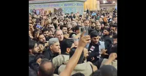 لحظه خروج عراقچی و پزشکیان از حرم حضرت علی (ع) و استقبال گسترده مردم عراق