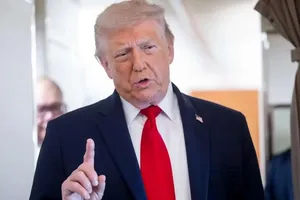 یک مقام آمریکایی: ترامپ اصرار دارد که واشنگتن در آستانه توافق با تهران است