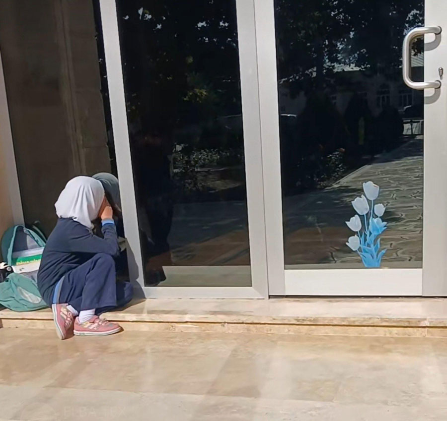 محروم از تحصیل به خاطر حجاب (+عکس) محروم از تحصیل به خاطر حجاب (+عکس)
