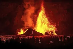 فوران مجدد آتشفشان کیلاویا در هاوایی (فیلم)