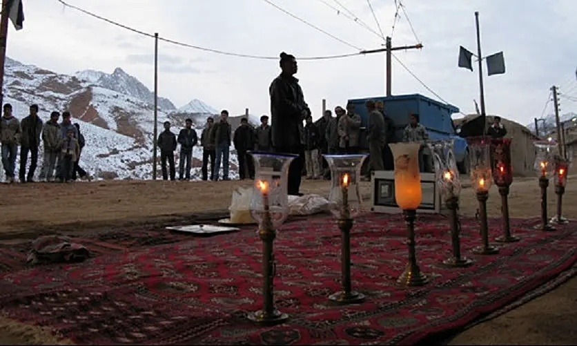 آیینها تنها برای لحظات خاص نیستند؛ بلکه میتوانند الهامبخش تغییر در زندگی روزانه باشند. آیینها تنها برای لحظات خاص نیستند؛ بلکه میتوانند الهامبخش تغییر در زندگی روزانه باشند.
