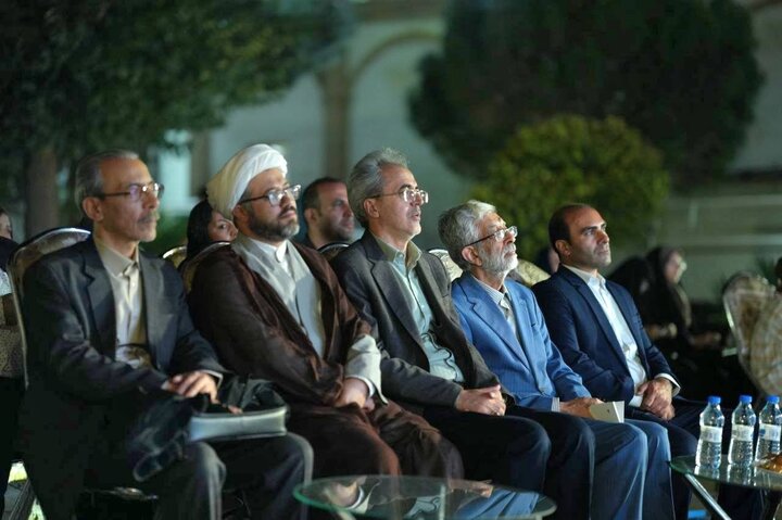 حداد عادل: بنیاد زبان و ادبیات ترکی تاسیس می‌شود
