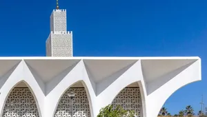 مسجد پلاژ دِ ناسیون ؛ تلفیق معماری سنتی و نورپردازی طبیعی (+عکس)