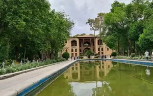 منظرۀ «کاخ هشت بهشت» در دوران قاجار