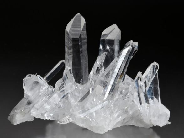 کوارتز (Quartz) - کریستال شفافیت و ثروت کوارتز (Quartz) - کریستال شفافیت و ثروت