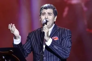 محافظان شخصی سالار عقیلی سوژه نمایشگاه خودرو شدند