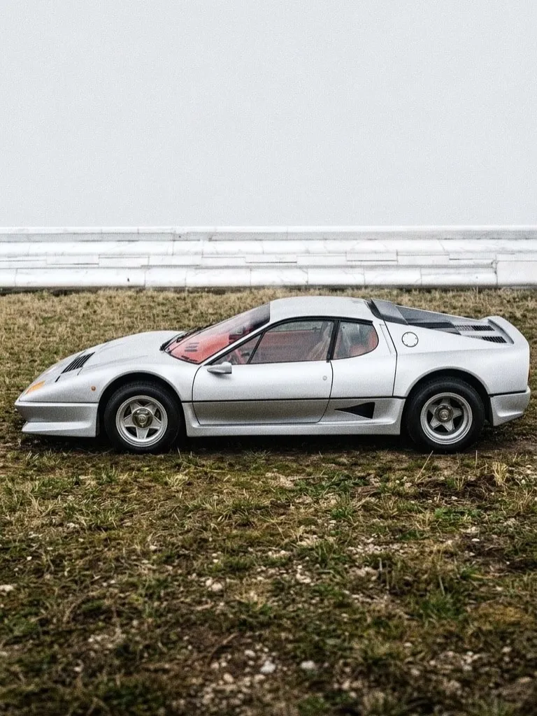 105943