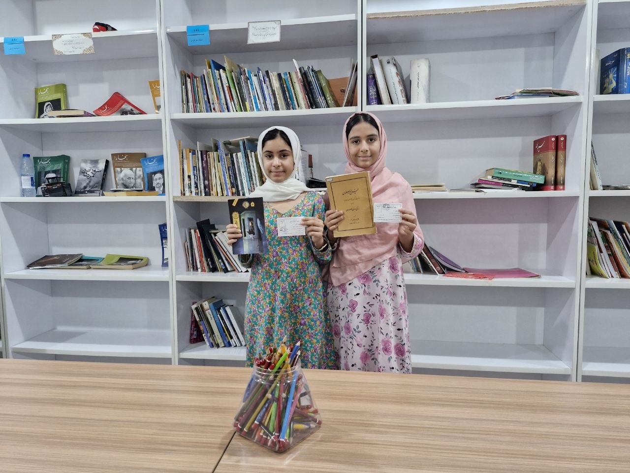 بچه های کتابخانه ؛ روایتی از یک کتابخانه کوچک روستایی در جنوب ایران بچه های کتابخانه ؛ روایتی از یک کتابخانه کوچک روستایی در جنوب ایران