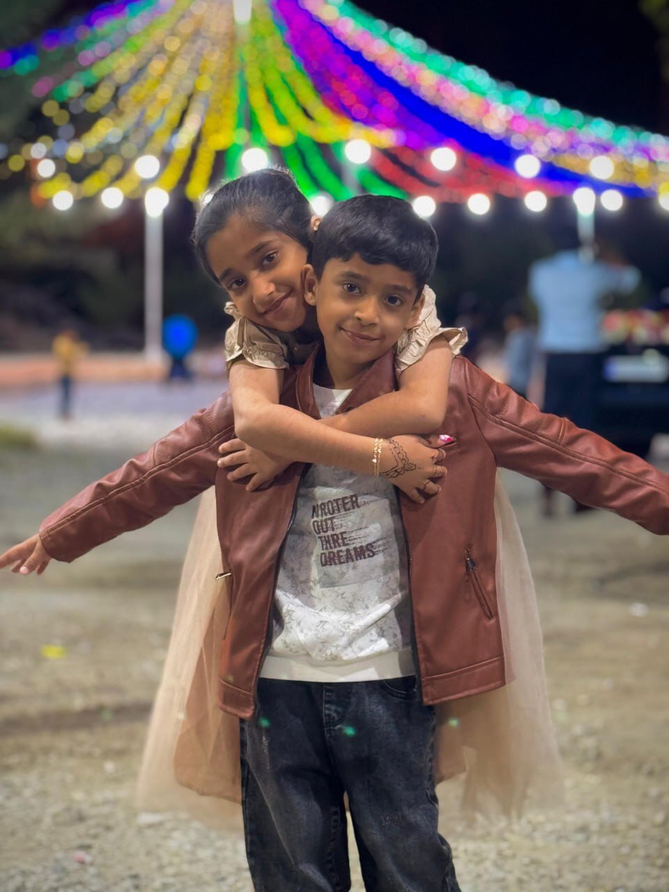 علی و محیا علی و محیا