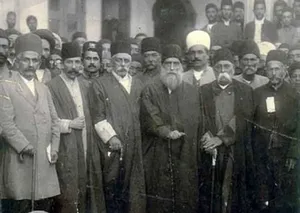 «عضدالملک» در حال تماشای نقشه‌های سفر به عراق؛ 135 سال قبل (عکس)
