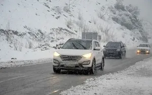 وسط شهریور اتفاق افتاد: بارش برف و جاده‌های یخ زده در کرمان!