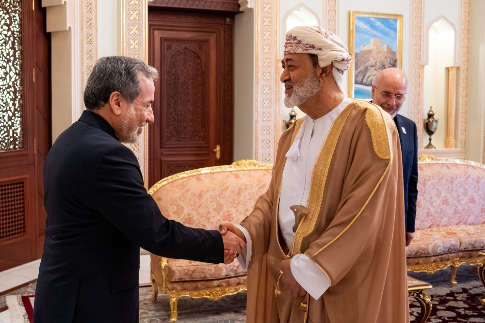 سفر قالیباف و عراقچی به مسقط و دیدار با سلطان عمان