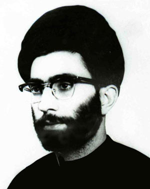 آیت الله خامنه ای در جوانی