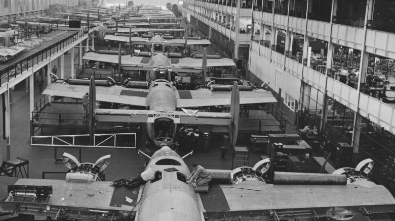 شرکت فورد موتور؛ از مدل T تا بمبافکنهای B-24 شرکت فورد موتور؛ از مدل T تا بمبافکنهای B-24