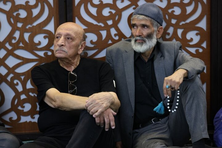 مراسم یادبود اکبر عبدی در مسجد بلال صداوسیما