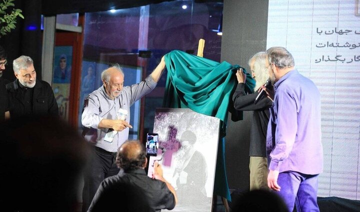 همنگاره «وقت بوییدن گل» آنچه هنرمندان برای رهبر شهید نقش زدند