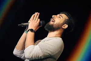 اولین اجرای حامد زمانی پس از ۸ سال روی صحنه