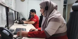 لحظه نجات جان مرد ۴۵ ساله با راهنمایی اپراتور هلال‌احمر (فیلم)